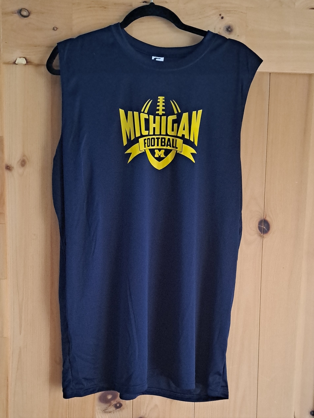 Michigan Football Navy Sleeveless Tee with Yellow Logo 2x. Muscle Top.